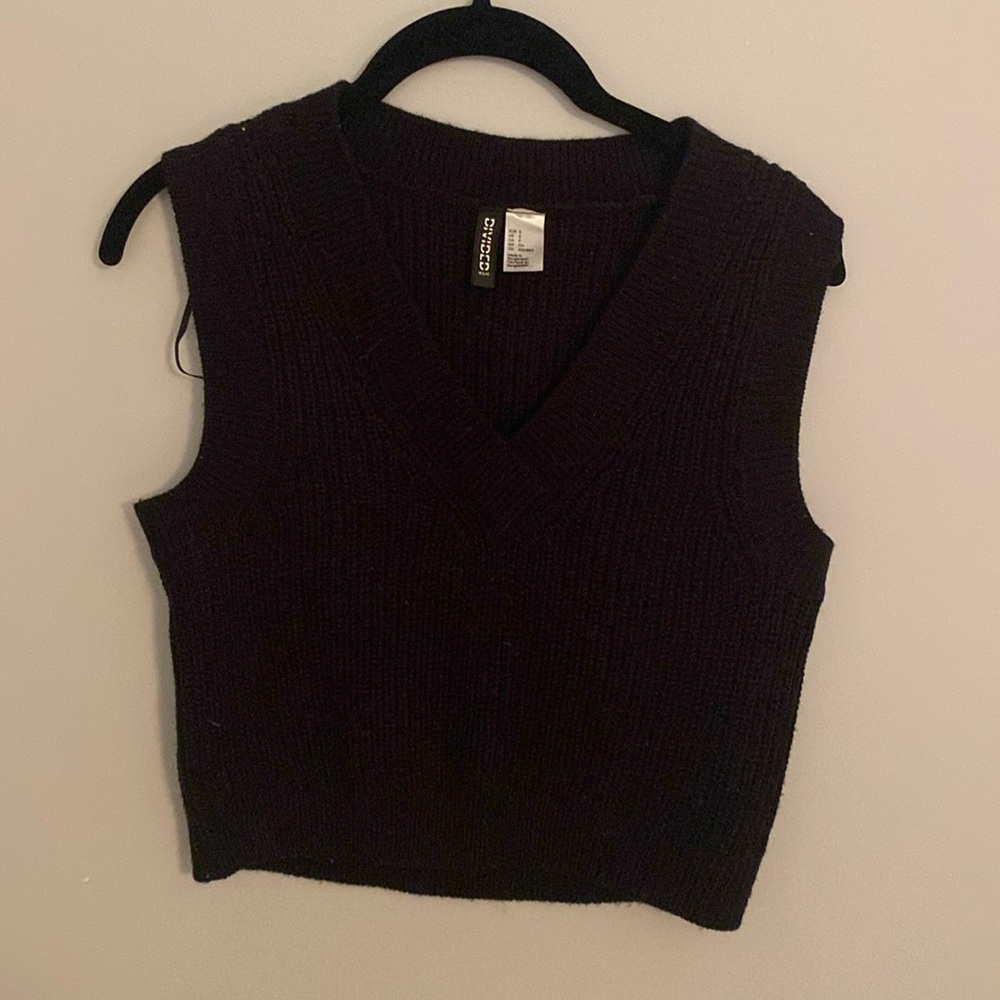 H&M sweater vest, NEVER WORN!!